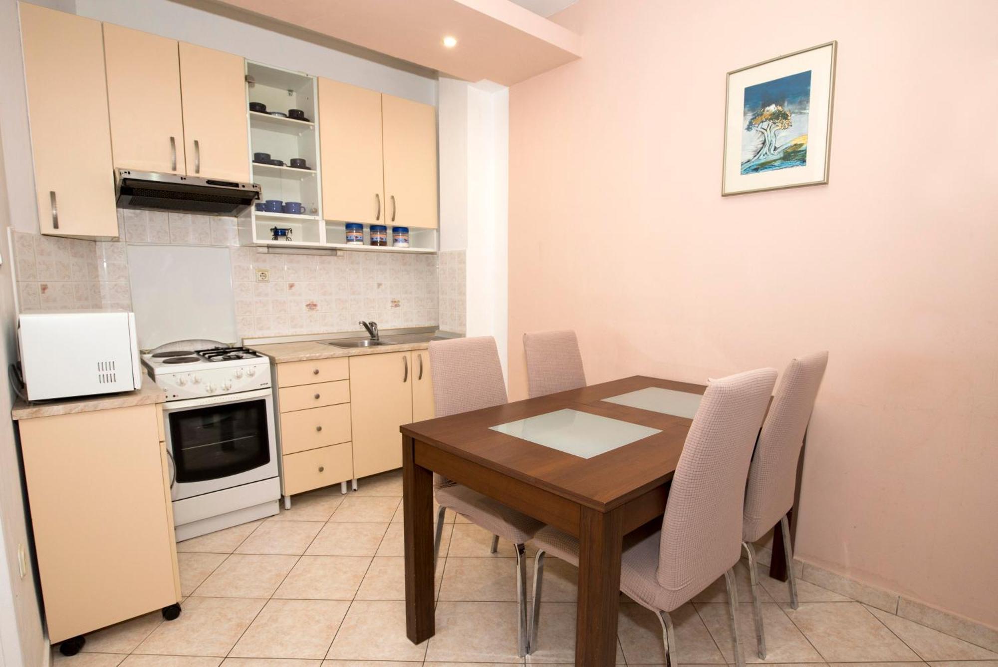 Apartman Roza Омиш Экстерьер фото